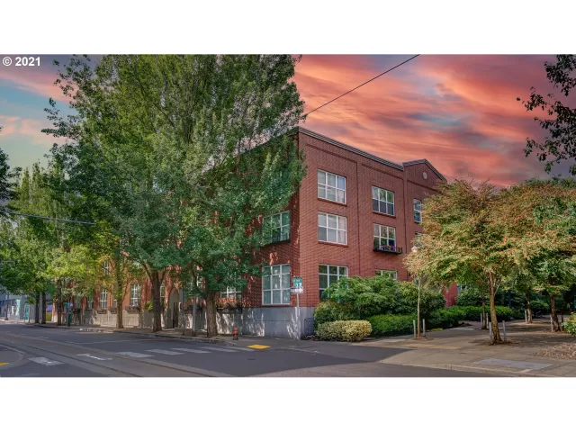 MLS: 21674835 Condo For Sale