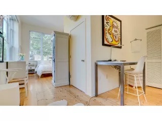 Photo #6: 21674835 Listing