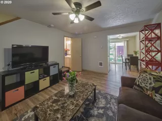 Photo #2: 21675078 Listing