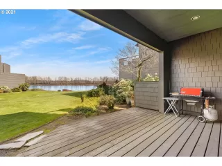 Photo #1: 21675108 Listing