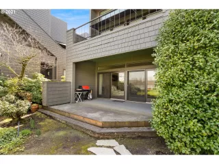 Photo #2: 21675108 Listing