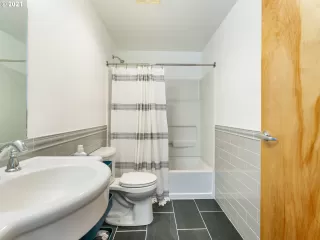 Photo #1: 21675395 Listing