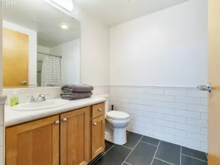 Photo #3: 21675395 Listing