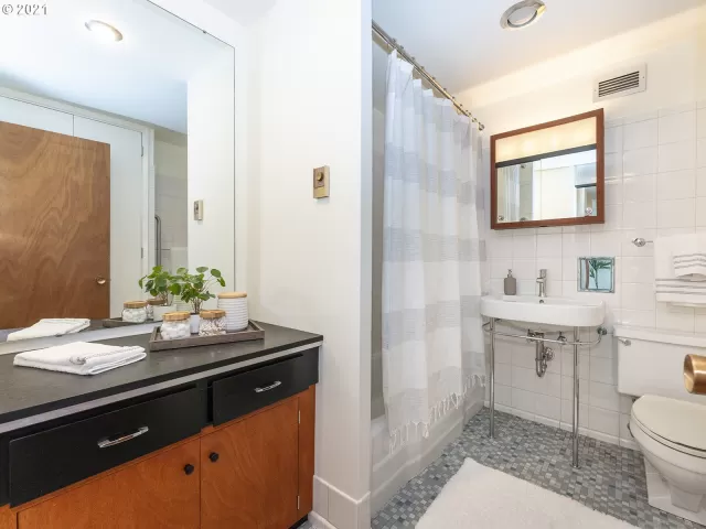 MLS: 21675529 Condo For Sale