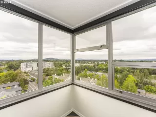 Photo #4: 21675529 Listing 