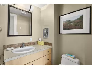 Photo #5: 21675576 Listing 