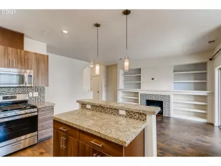 Photo #6: 21676057 Listing