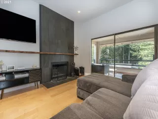 Photo #3: 21676477 Listing