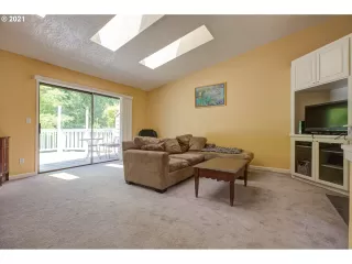 Photo #2: 21676512 Listing 