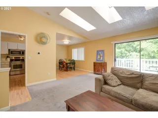 Photo #6: 21676512 Listing 