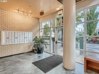 Photo #1: 21676800 Listing