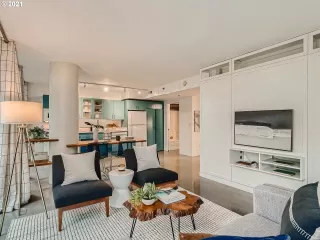 Photo #4: 21676800 Listing