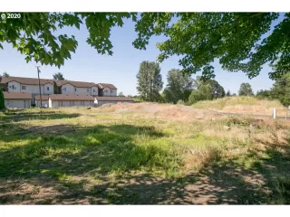 Photo #3: 21677342 Listing