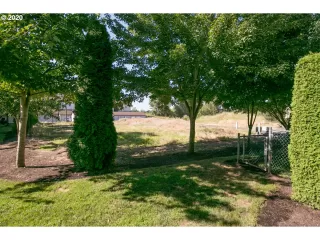 Photo #4: 21677342 Listing