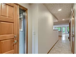 Photo #2: 21677495 Listing