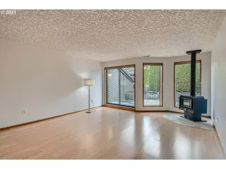 Photo #3: 21677495 Listing