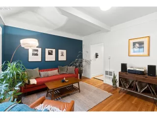 Photo #2: 21677702 Listing