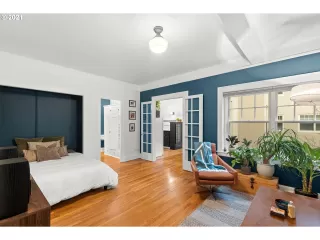 Photo #4: 21677702 Listing