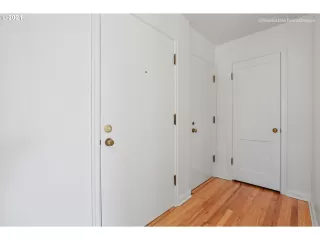 Photo #4: 21677728 Listing