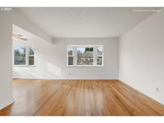 Photo #6: 21677728 Listing