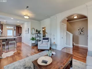 Photo #5: 21678608 Listing 