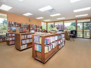 Photo #5: 21678746 Listing