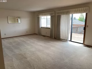 Photo #5: 21678778 Listing