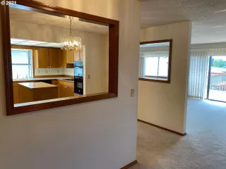 Photo #6: 21678778 Listing