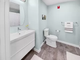 Photo #3: 21679216 Listing