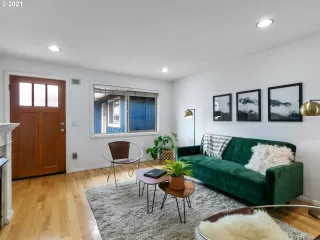 Photo #1: 21680038 Listing 