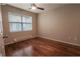 Photo #5: 21680304 Listing