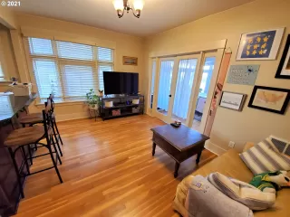 Photo #4: 21680634 Listing