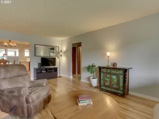 Photo #6: 21680836 Listing