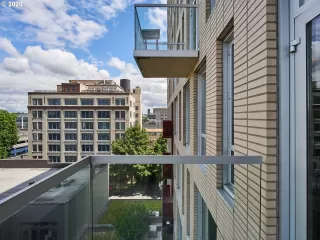 Photo #5: 21680841 Listing