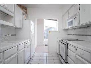 Photo #2: 21681383 Listing 