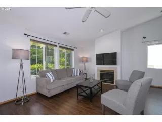 Photo #4: 21681641 Listing