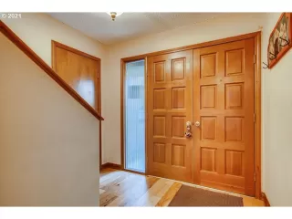 Photo #4: 21681772 Listing