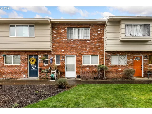 MLS: 21681927 Condo For Sale