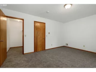 Photo #4: 21681927 Listing