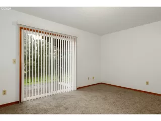 Photo #5: 21681927 Listing