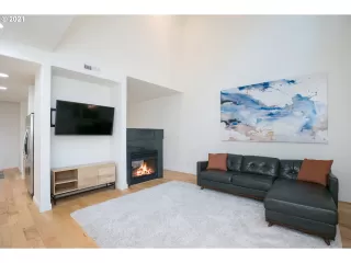 Photo #2: 21681945 Listing