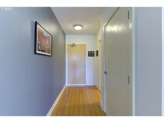 Photo #2: 21681971 Listing