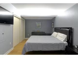 Photo #4: 21681971 Listing
