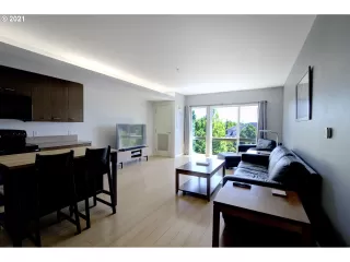 Photo #6: 21681971 Listing