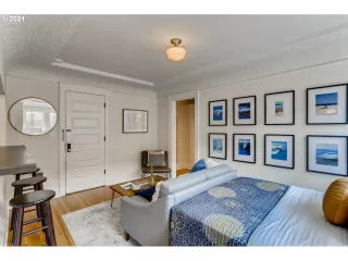 Photo #2: 21682143 Listing 