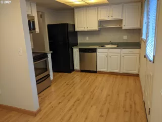 Photo #2: 21682432 Listing