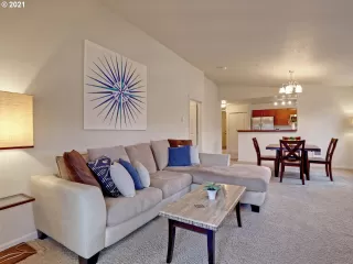 Photo #2: 21682911 Listing 