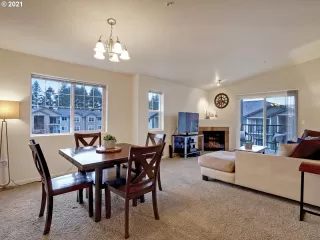 Photo #3: 21682911 Listing 