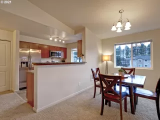 Photo #4: 21682911 Listing 