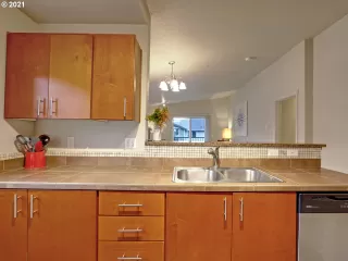 Photo #6: 21682911 Listing 